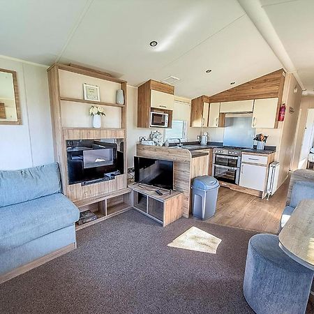 8 Berth Caravan For Hire At St Osyth Beach Ref 28047R Clacton-on-Sea Exteriör bild