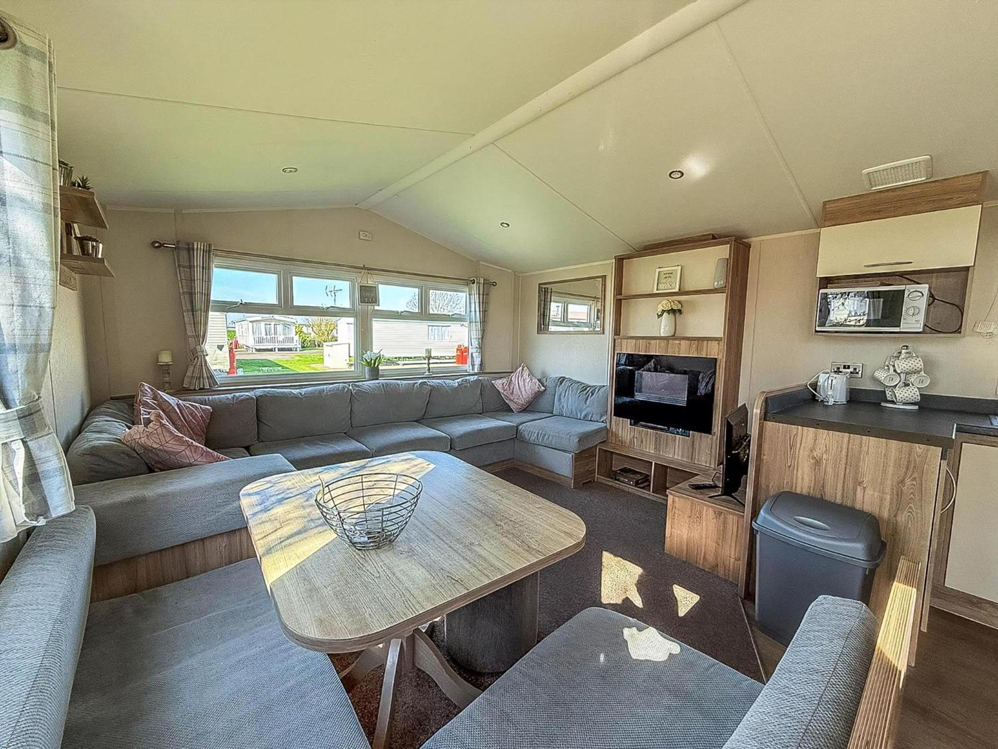8 Berth Caravan For Hire At St Osyth Beach Ref 28047R Clacton-on-Sea Exteriör bild